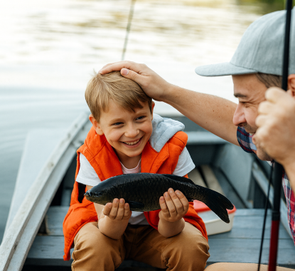 Les jeunes plaisanciers: La pêche et la navigation en chaloupe